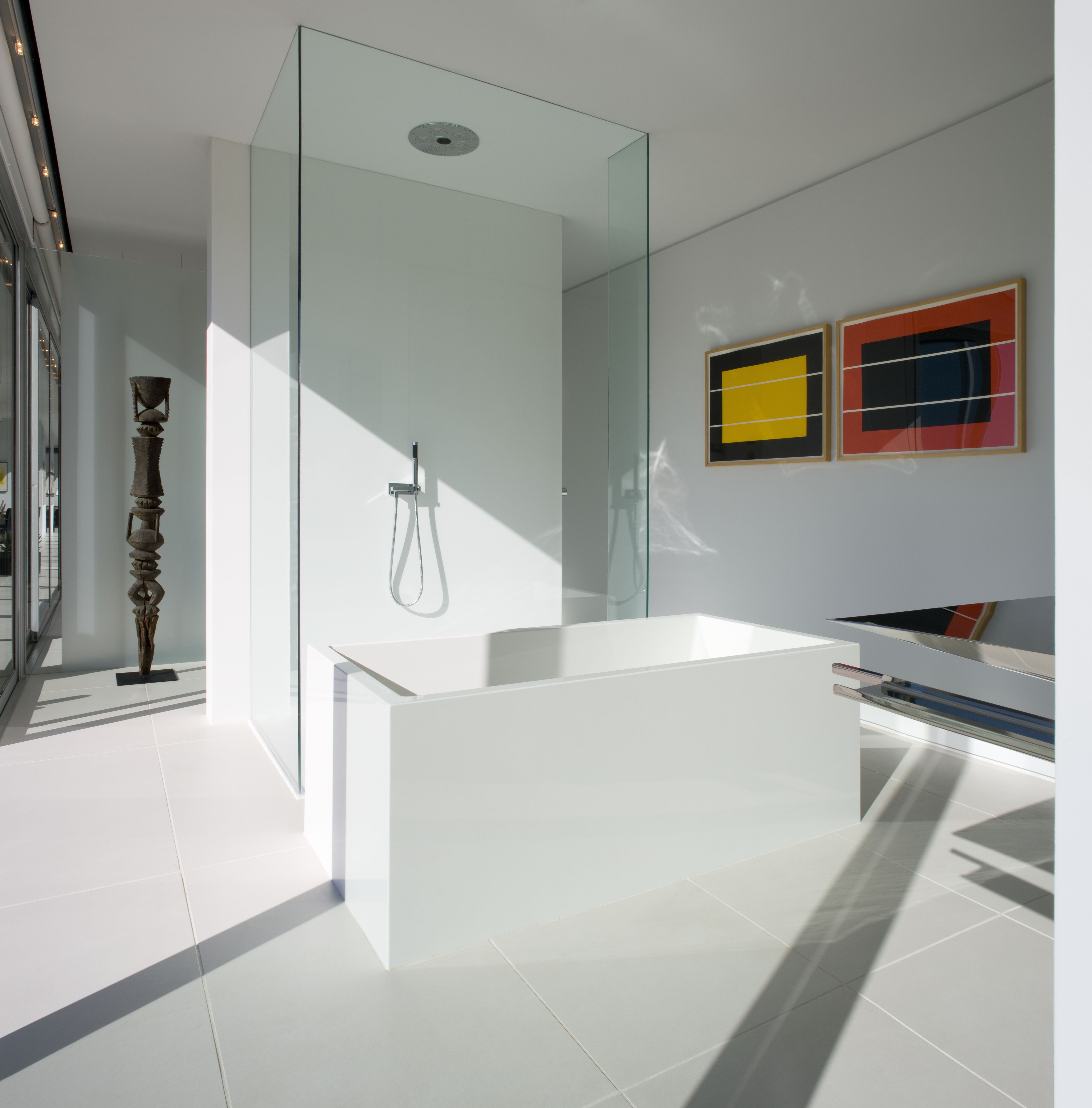 Alcove tub with white finish, wall tub