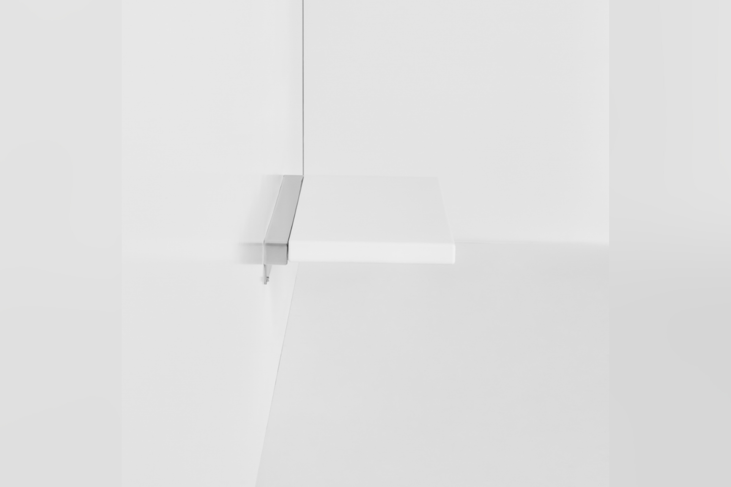 10-24-inch-White-13Aiii-1500x1000