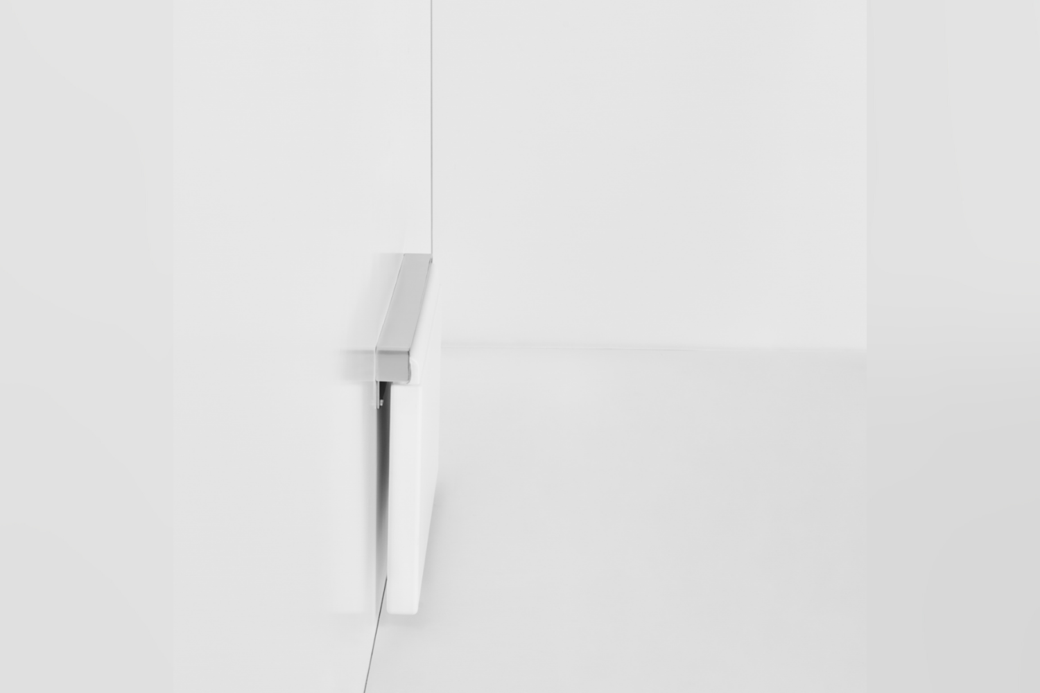 11-24-inch-White-13Aiv-1500x1000